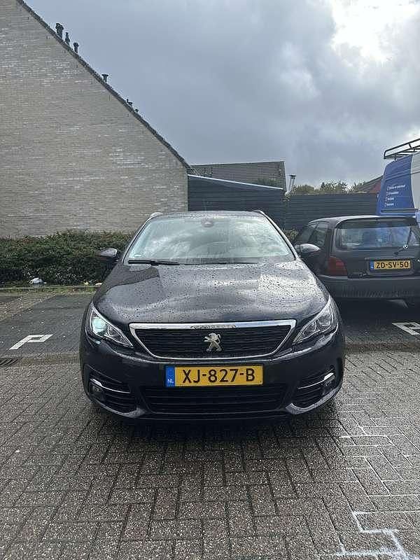 Zwart Gebruikt 2019 Peugeot 308 GT-line Stationwagen | € 7.500 (Goede deal) - Afbeelding 1/4