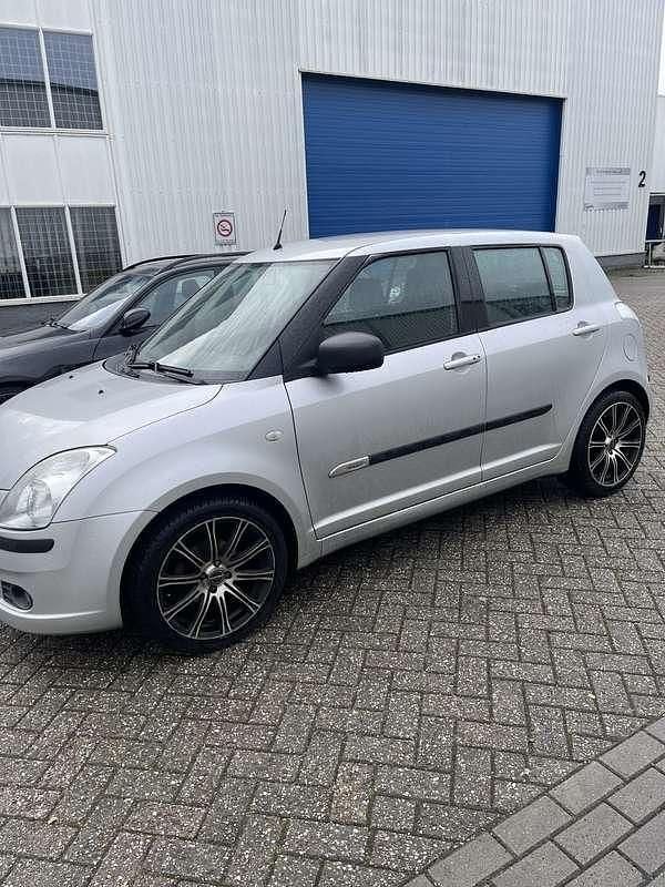 Occasion Suzuki Swift GLS 92 PK (67 kW) 2006 Grijs Hatchback