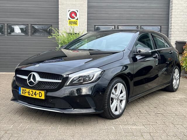 Zwart Gebruikt 2018 Mercedes A200 Ambition Hatchback | € 19.995 (Iets duurder) - Afbeelding 1/4