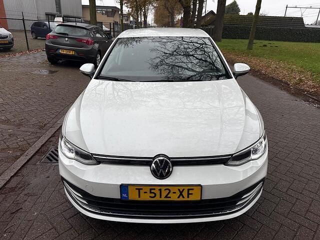 Wit Gebruikt 2021 VW Golf VIII Hatchback | € 15.999 (Super prijs) - Afbeelding 1/4