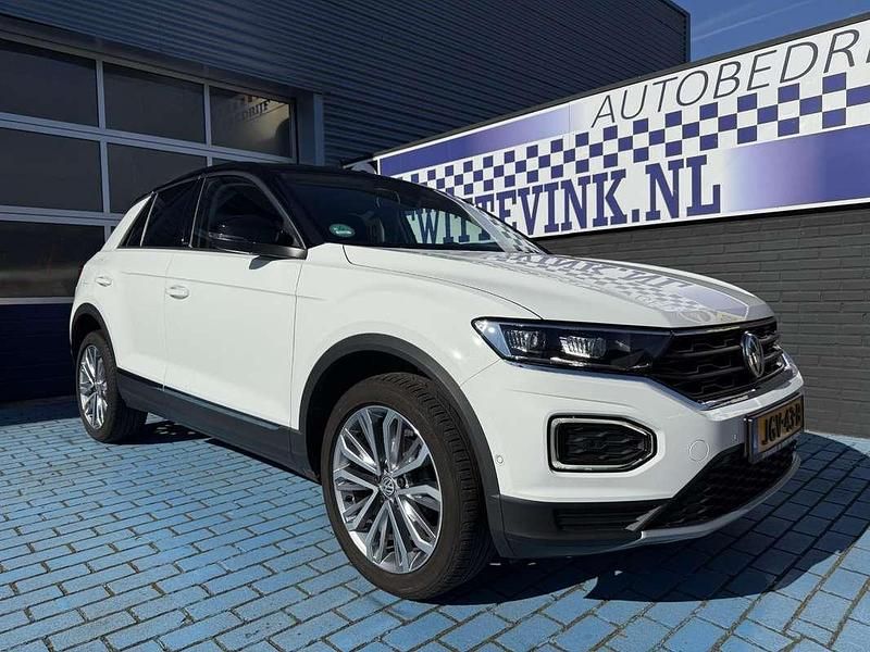 Wit Gebruikt 2019 VW T-Roc SUV | € 24.950 (Eerlijke prijs) - Afbeelding 1/4