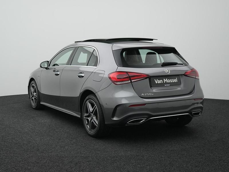 Occasion Mercedes A250 AMG line 218 PK (160 kW) 2021 Grijs Hatchback