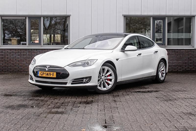 Wit Gebruikt 2015 Tesla Model S Performance Hatchback | € 18.000 (Goede deal) - Afbeelding 1/4