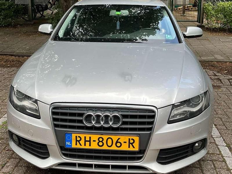 Grijs Gebruikt 2011 Audi A4 Sedan | € 5.000 (Super prijs) - Afbeelding 1/4