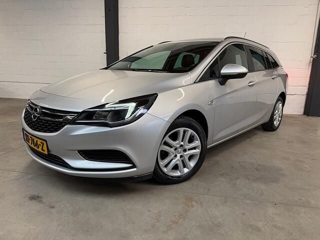 Grijs Occasion 2019 Opel Astra Business Stationwagen | € 8.750 (Eerlijke prijs) - Afbeelding 1/4