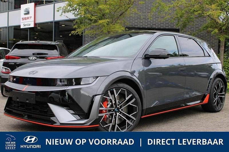 Grijs Nieuw 2025 Hyundai Ioniq 5 Sport SUV | € 76.261 - Afbeelding 1/4