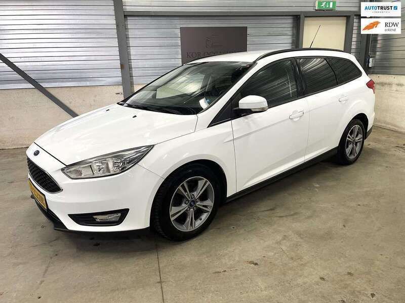 Wit Gebruikt 2015 Ford Focus Titanium Stationwagen | € 9.999 (Eerlijke prijs) - Afbeelding 1/4