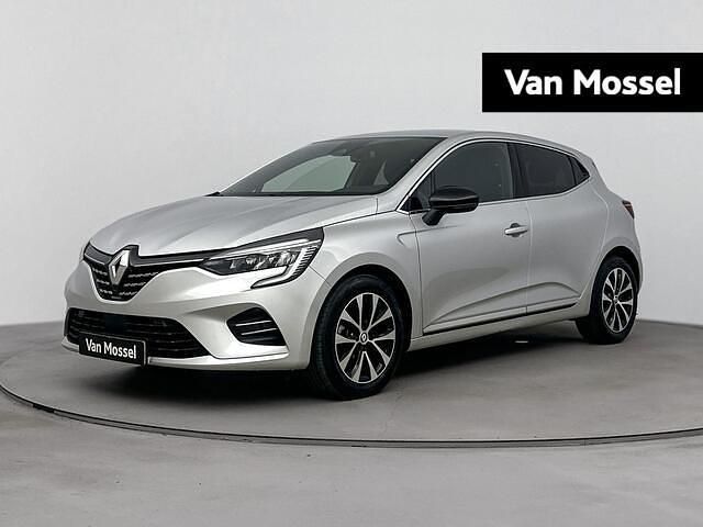 Grijs Gebruikt 2023 Renault Clio V Techno Hatchback | € 17.440 (Eerlijke prijs) - Afbeelding 1/4