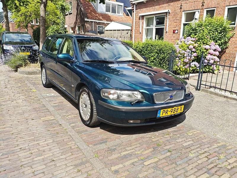 Groen Gebruikt 2000 Volvo V70 Comfort Stationwagen | € 3.500 (Super prijs) - Afbeelding 1/4