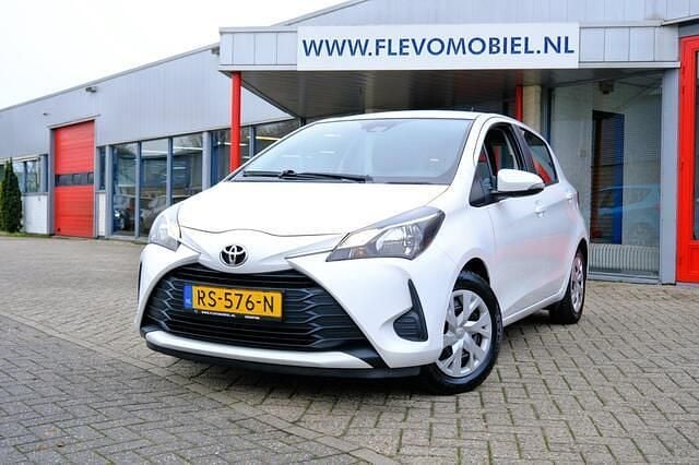 Wit Gebruikt 2018 Toyota Yaris Comfort Hatchback | € 10.950 (Eerlijke prijs) - Afbeelding 1/4