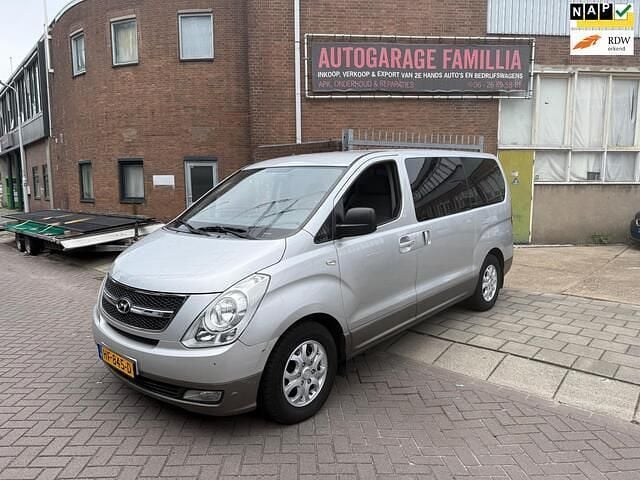 Grijs Gebruikt 2009 Hyundai H 300 Van | € 5.950 (Eerlijke prijs) - Afbeelding 1/4