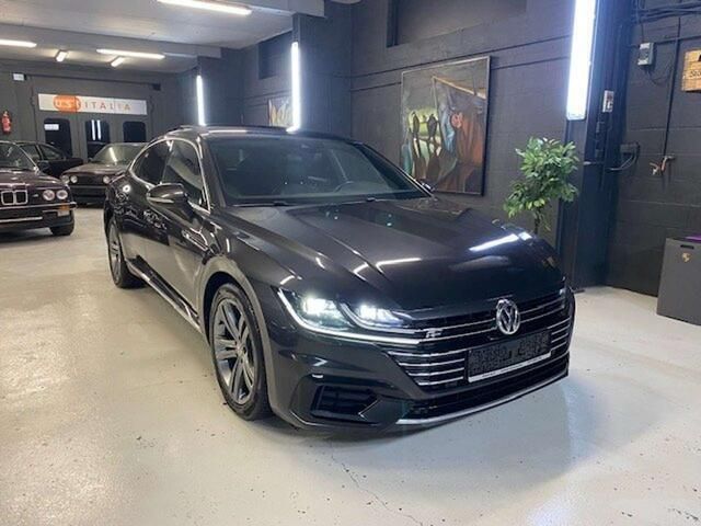 Grijs Gebruikt 2018 VW Arteon R-line Sedan | € 18.450 (Iets duurder) - Afbeelding 1/4