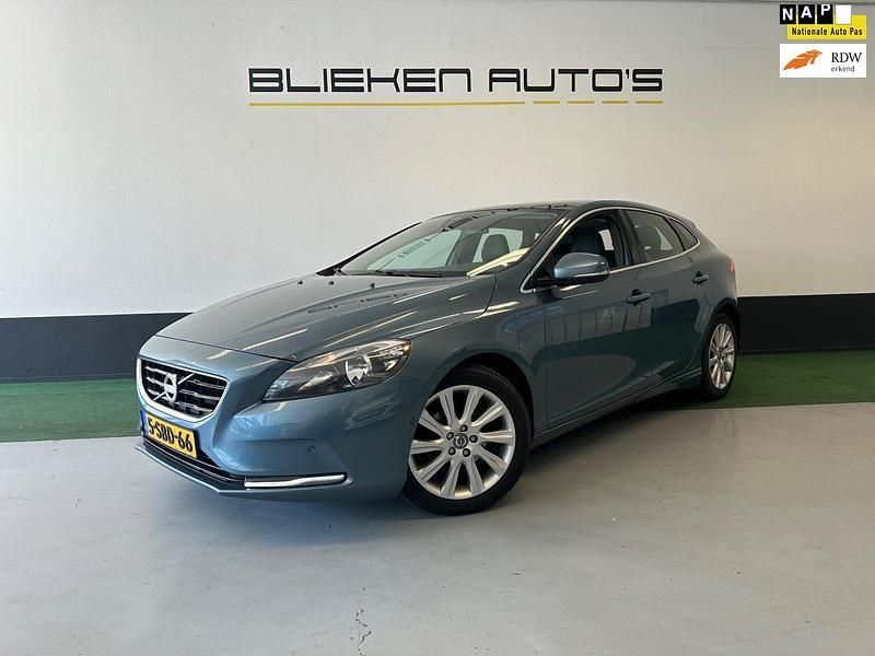 Blauw Gebruikt 2013 Volvo V40 Summum Stationwagen | € 4.250 (Eerlijke prijs) - Afbeelding 1/4