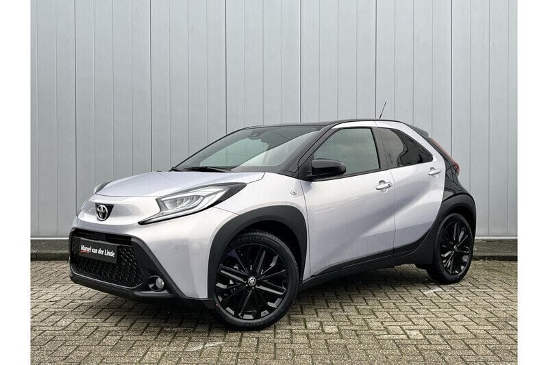 Grijs Nieuw 2025 Toyota Aygo X SUV | € 27.439 - Afbeelding 1/1