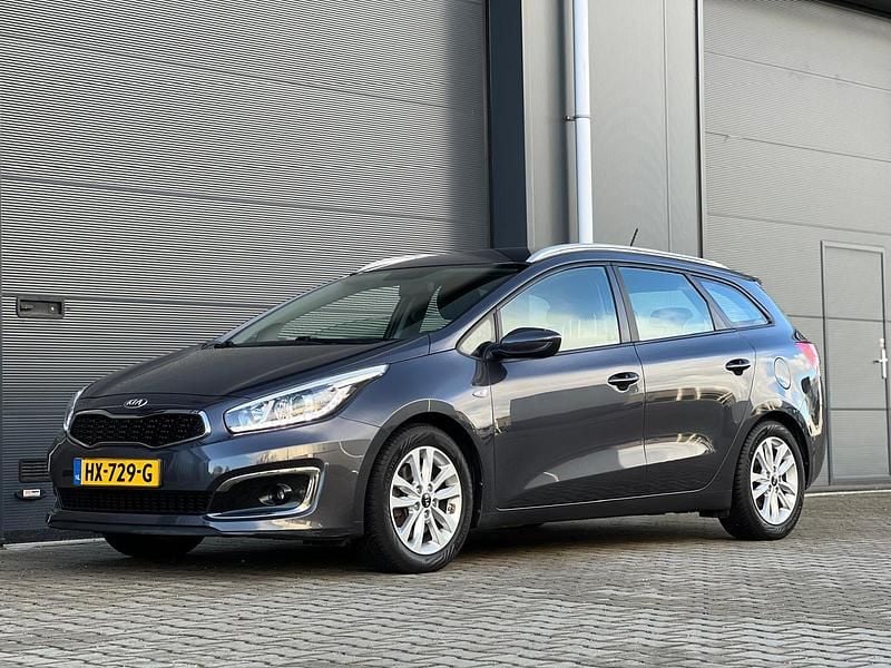 Occasion Kia Ceed First Edition 120 PK (88 kW) 2016 Grijs Hatchback