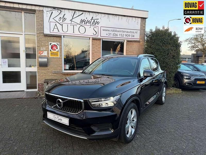 Zwart (metallic) Gebruikt 2021 Volvo XC40 Business Edition SUV | € 24.950 (Super prijs) - Afbeelding 1/4