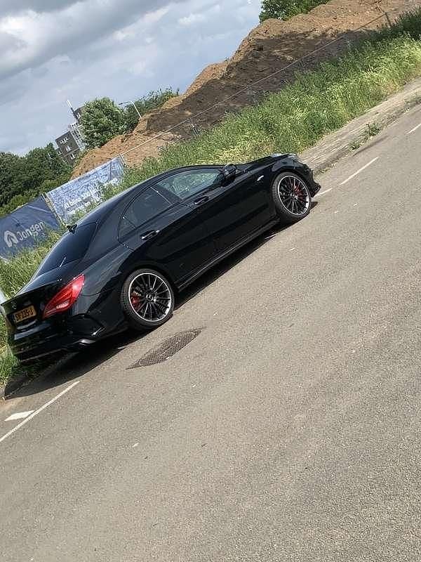 Zwart Gebruikt 2014 Mercedes CLA45 AMG AMG Edition 1 Sedan | € 20.500 (Eerlijke prijs) - Afbeelding 1/4