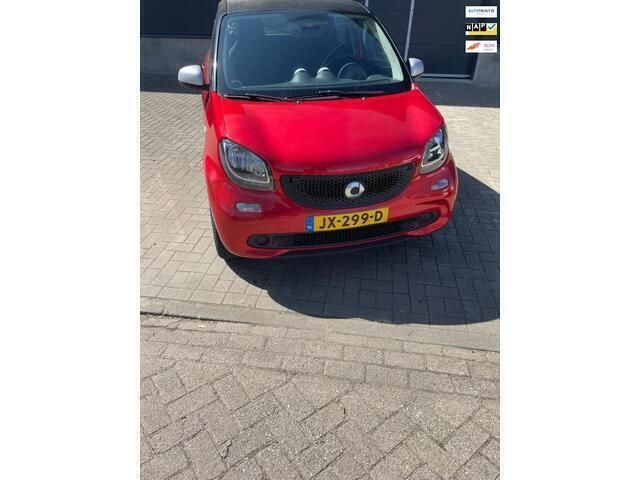 Rood Gebruikt 2016 Smart ForFour Pure Hatchback | € 4.650 (Goede deal) - Afbeelding 1/4