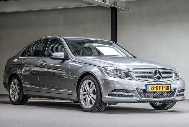 Grijs Gebruikt 2012 Mercedes C180 Avantgarde Sedan | € 16.000 (Iets duurder) - Afbeelding 1/4