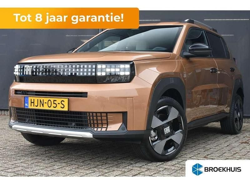 Bruin Nieuw 2025 Fiat Grande Panda La Prima Hatchback | € 22.700 (Super prijs) - Afbeelding 1/4