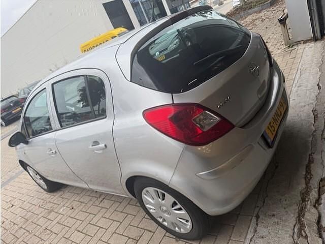 Grijs Gebruikt 2008 Opel Corsa Enjoy Hatchback | € 1.950 (Goede deal) - Afbeelding 1/4