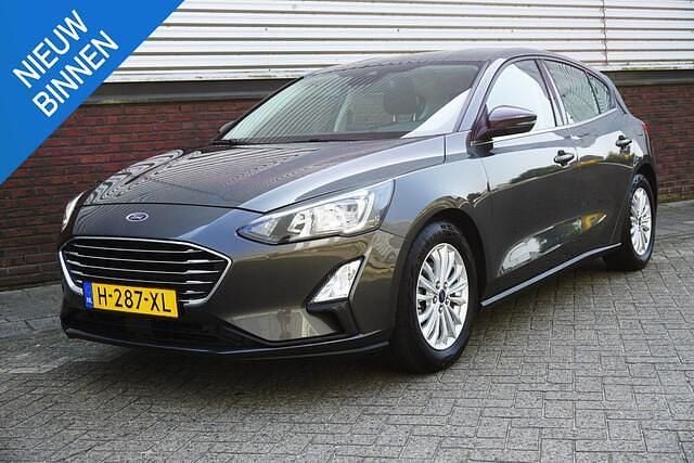 Grijs Gebruikt 2020 Ford Focus Business Edition Hatchback | € 15.850 (Goede deal) - Afbeelding 1/4