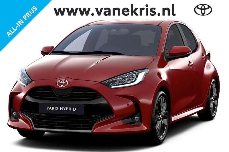 Rood, metallic lak Nieuw 2025 Toyota Yaris Hybrid Executive Hatchback | € 32.240 (Goede deal) - Afbeelding 1/4