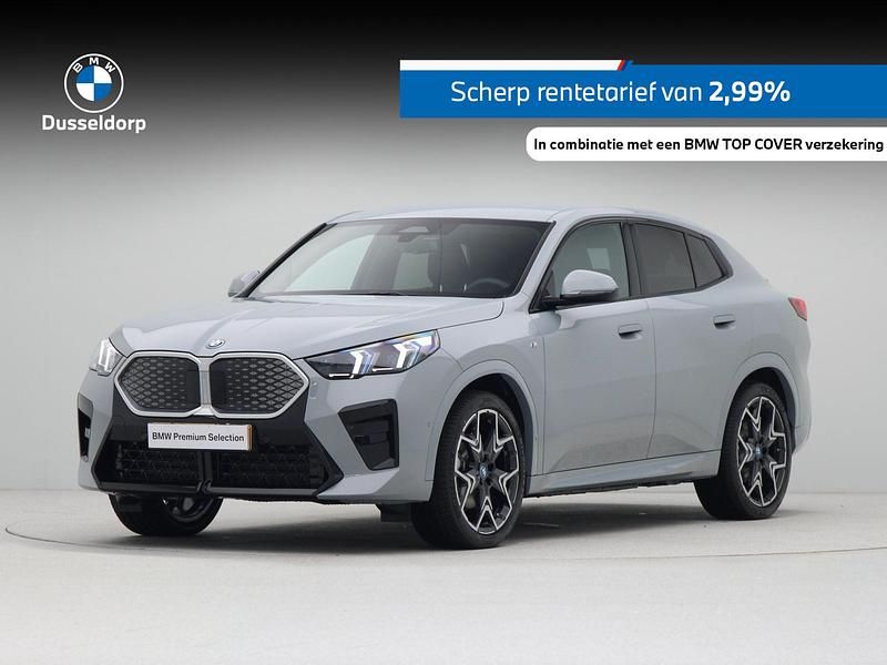 Grijs Occasion 2025 BMW iX2 M Sport SUV | € 46.950 (Eerlijke prijs) - Afbeelding 1/4