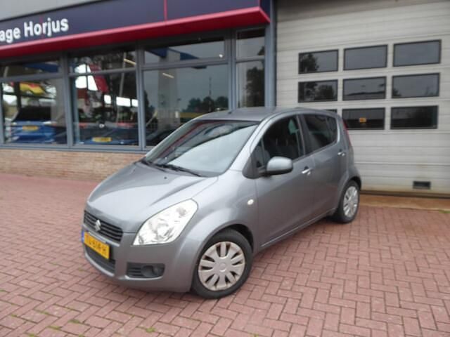 Grijs Gebruikt 2011 Suzuki Splash Comfort Hatchback | € 3.450 (Goede deal) - Afbeelding 1/4