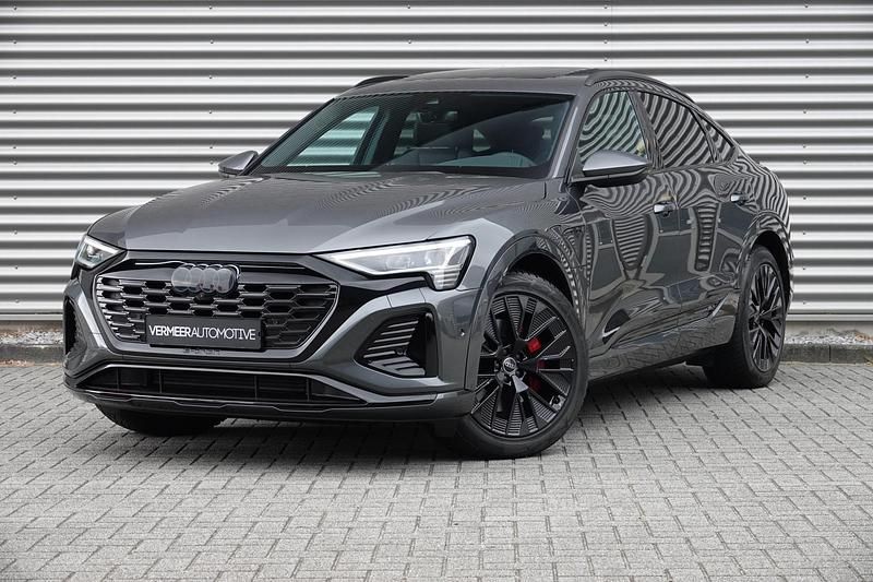Grijs Gebruikt 2024 Audi Q8 e-tron Competition SUV | € 62.900 (Duur) - Afbeelding 1/4