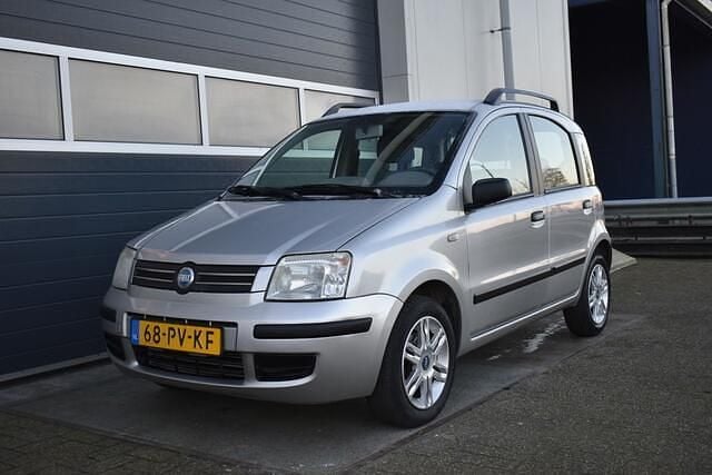 Grijs Occasion 2005 Fiat Panda Emotion Hatchback | € 2.499 (Eerlijke prijs) - Afbeelding 1/4