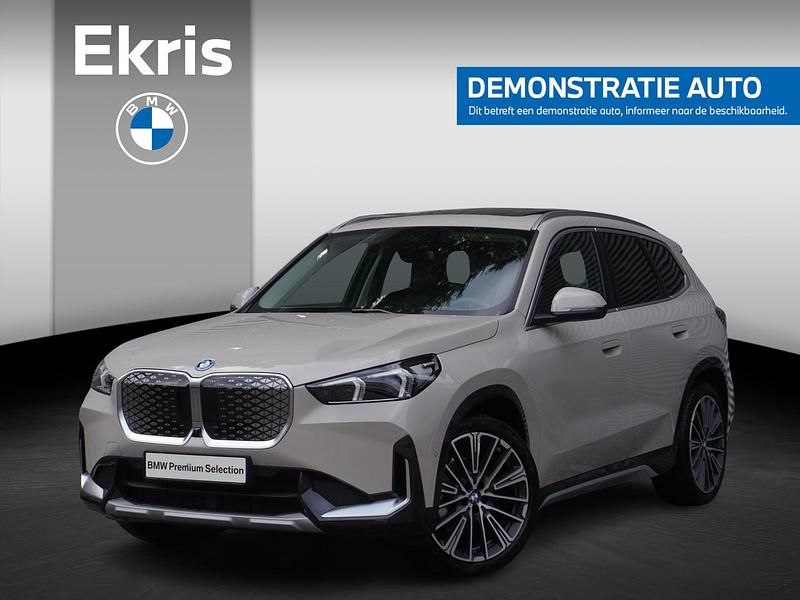 Grijs Gebruikt 2025 BMW iX1 xLine SUV | € 62.450 - Afbeelding 1/4
