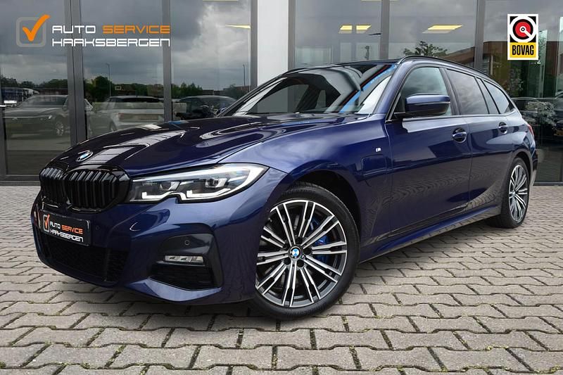 Blauw Gebruikt 2021 BMW 330e M Sport Stationwagen | € 33.900 (Eerlijke prijs) - Afbeelding 1/4