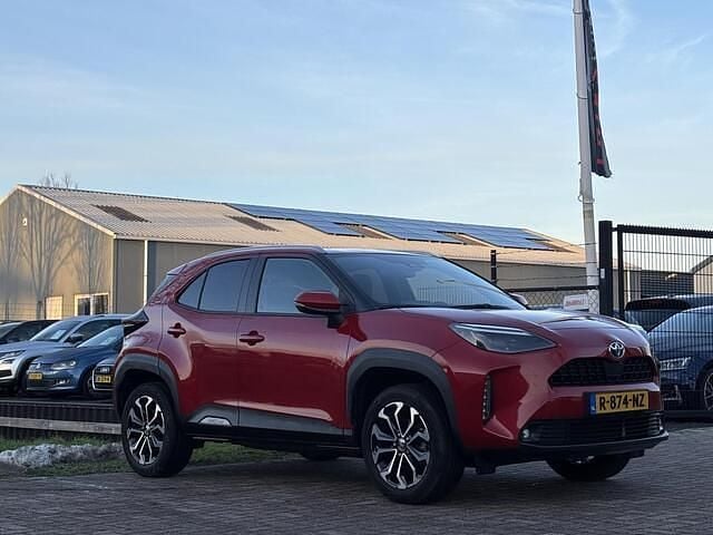 Rood Occasion 2022 Toyota Yaris Cross SUV | € 24.400 (Goede deal) - Afbeelding 1/4
