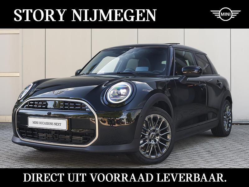 Zwart Nieuw 2025 Mini Cooper Favoured Hatchback | € 40.100 (Eerlijke prijs) - Afbeelding 1/4