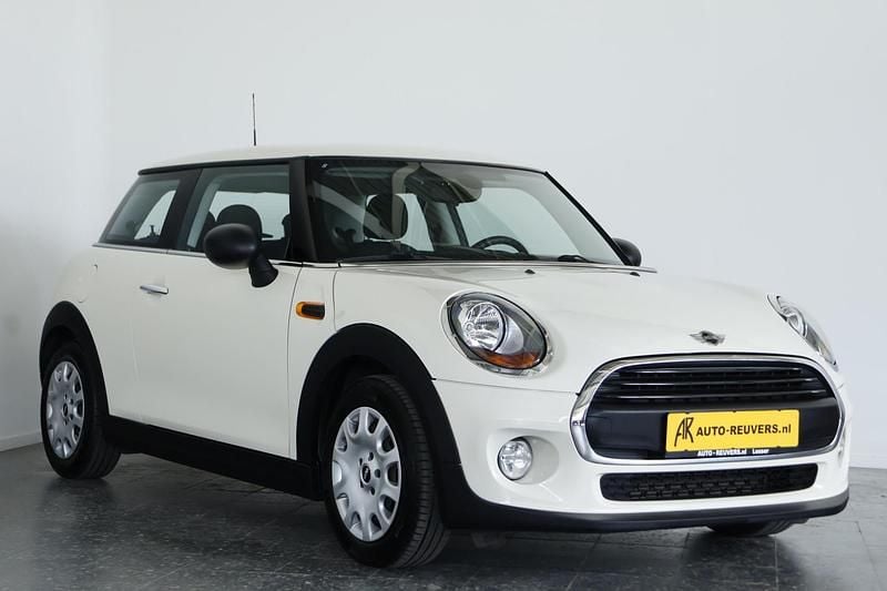 Occasion Mini Cooper Pepper 102 PK (75 kW) 2016 Creme Hatchback