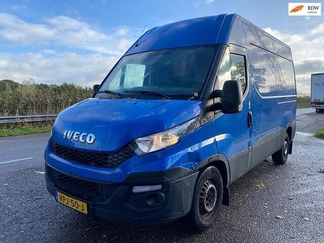 Blauw Gebruikt 2016 Iveco Daily Van | € 7.950 (Super prijs) - Afbeelding 1/4