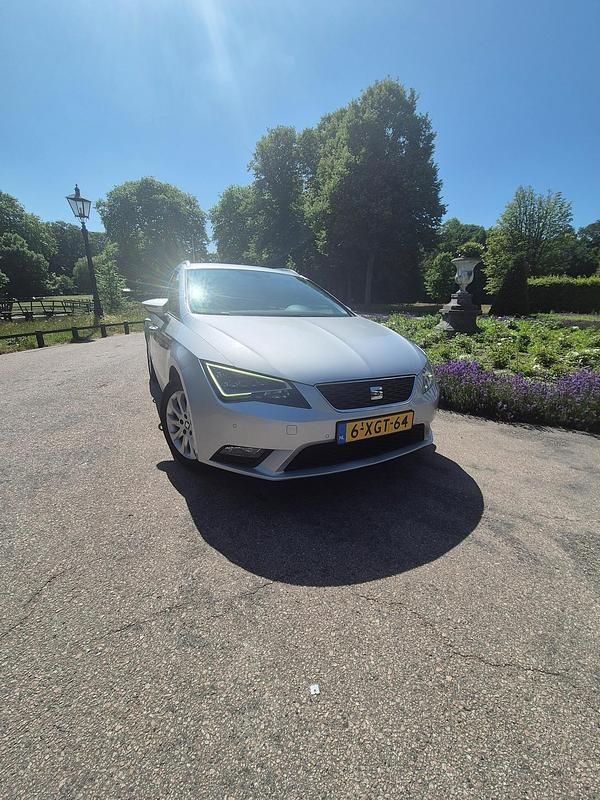 Grijs Occasion 2014 Seat Leon ST Business Stationwagen | € 5.900 - Afbeelding 1/4