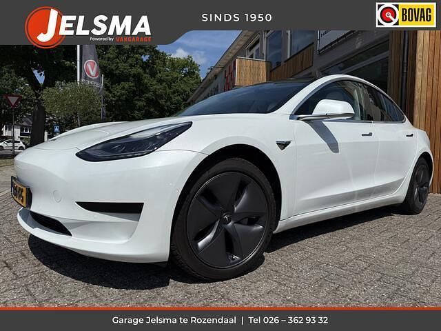 Wit Gebruikt 2020 Tesla Model 3 Standard Range Sedan | € 23.500 (Eerlijke prijs) - Afbeelding 1/4