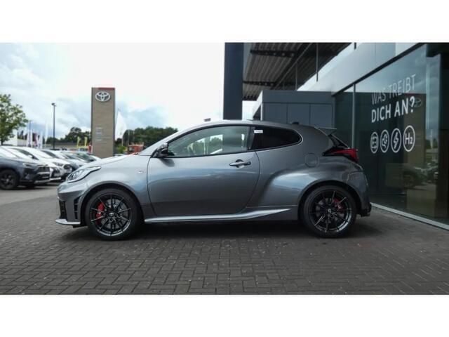 Grijs Nieuw 2024 Toyota Yaris Premium Hatchback | € 55.950 - Afbeelding 1/1