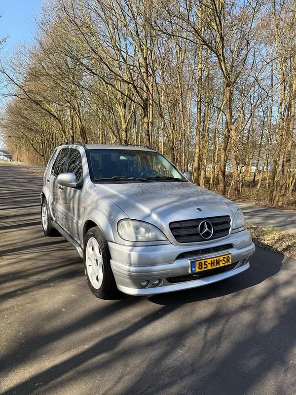 Grijs Gebruikt 2001 Mercedes ML430 SUV | € 3.950 - Afbeelding 1/4