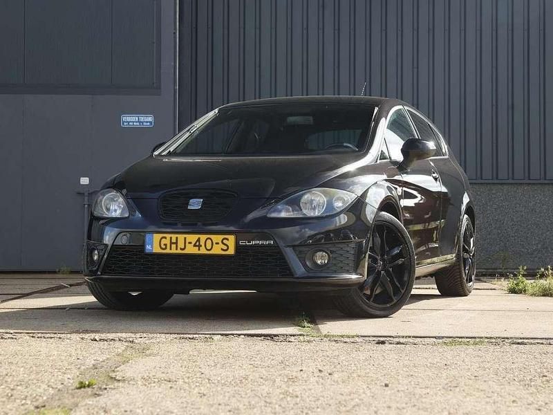 Zwart Gebruikt 2011 Cupra Leon MPV | € 9.000 - Afbeelding 1/4