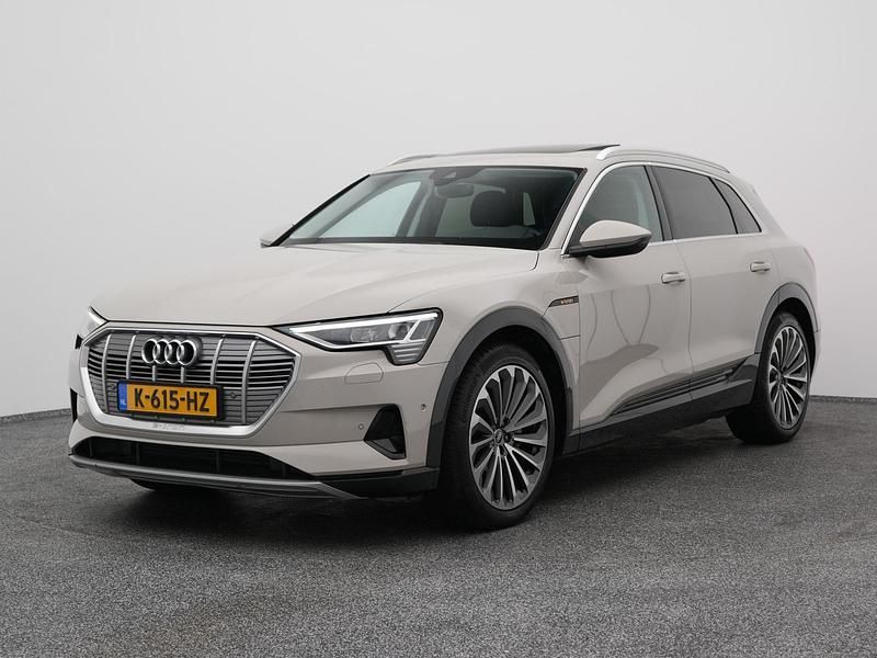 Beige (metallic) Occasion 2020 Audi e-tron Business SUV | € 21.400 (Eerlijke prijs) - Afbeelding 1/4