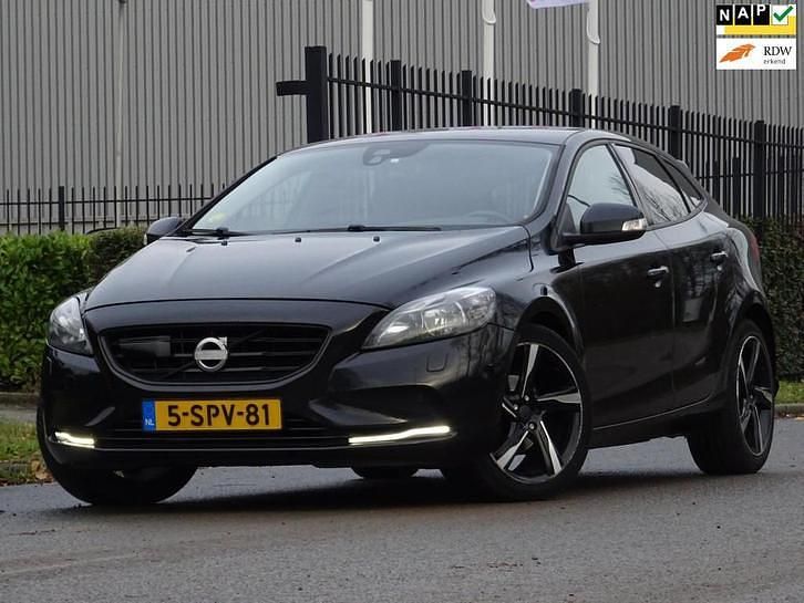 Occasion Volvo V40 Kinetic 114 PK (83 kW) 2013 Zwart Hatchback