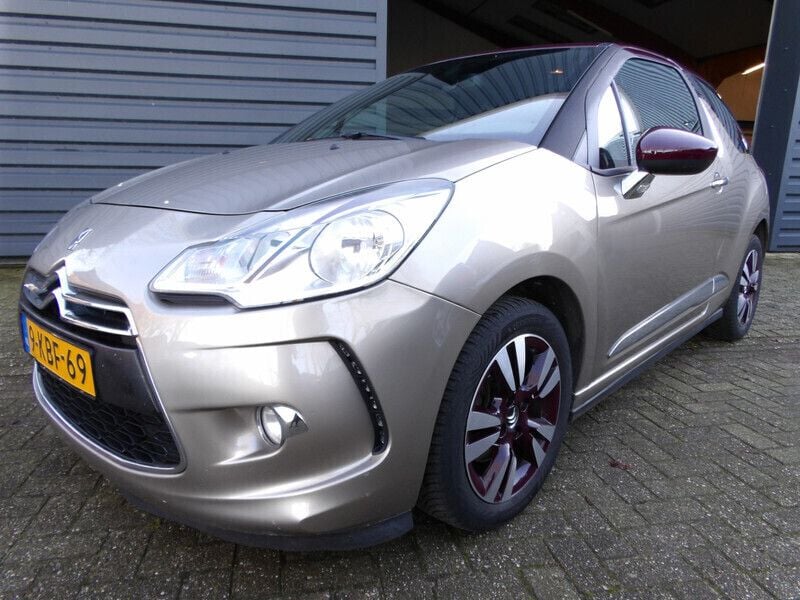 Bruin Gebruikt 2011 Citroën DS3 So Chic Hatchback | € 5.950 (Eerlijke prijs) - Afbeelding 1/4