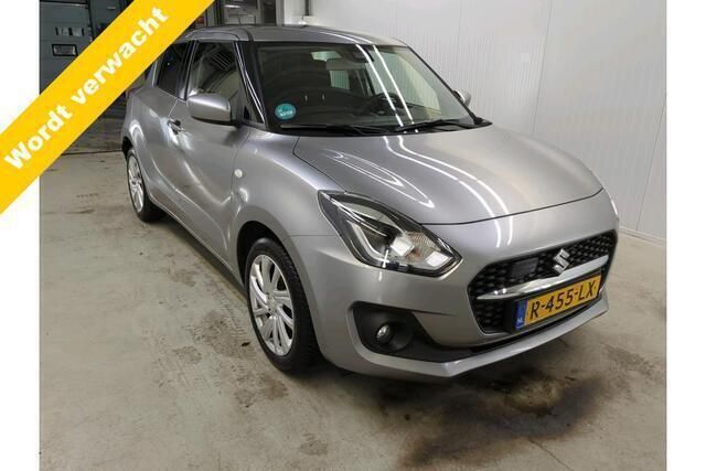 Grijs Gebruikt 2022 Suzuki Swift Hatchback | € 15.899 (Eerlijke prijs) - Afbeelding 1/4