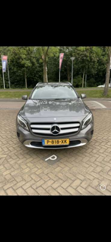 Grijs Gebruikt 2017 Mercedes GLA180 SUV | € 18.200 (Eerlijke prijs) - Afbeelding 1/4