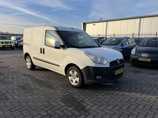 Wit Gebruikt 2013 Fiat Doblò MPV | € 1.399 (Super prijs) - Afbeelding 1/4