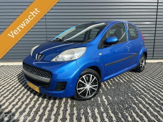 Blauw Gebruikt 2010 Peugeot 107 Urban Move Hatchback | € 2.245 (Eerlijke prijs) - Afbeelding 1/4