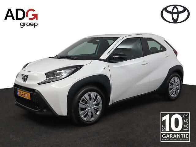 Wit Occasion 2025 Toyota Aygo X Play SUV | € 18.950 (Eerlijke prijs) - Afbeelding 1/4